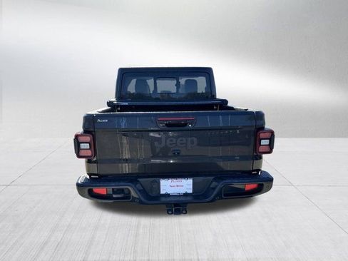 Certified 2022 Jeep Gladiator Overland image 7