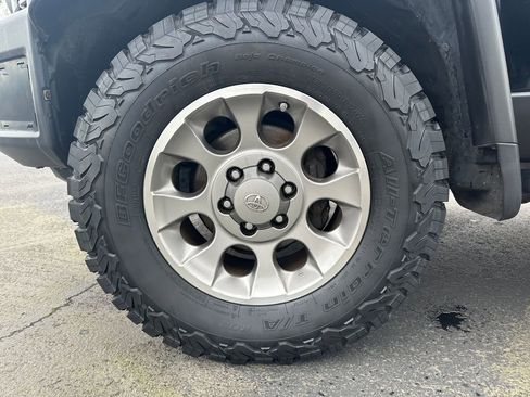 Used 2013 Toyota FJ Cruiser 4WD w/ Convenience Pkg image 12