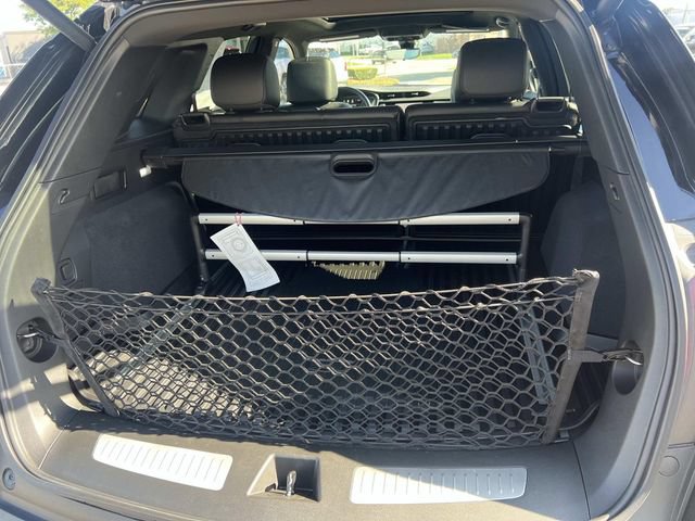 Certified 2025 Cadillac XT5 Premium Luxury w/ Technology Package AWD/4WD image 9