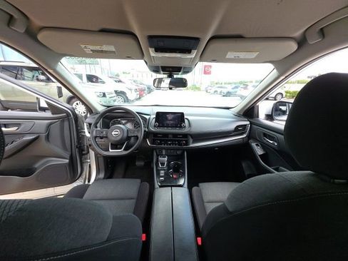 Used 2024 Nissan Rogue SV FWD image 24