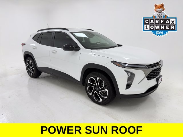 Used 2026 Chevrolet Trax RS w/ Sunroof Package FWD image 1