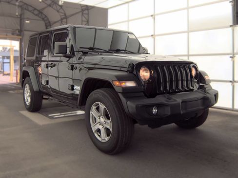 Used 2021 Jeep Wrangler Unlimited Sport AWD/4WD image 2