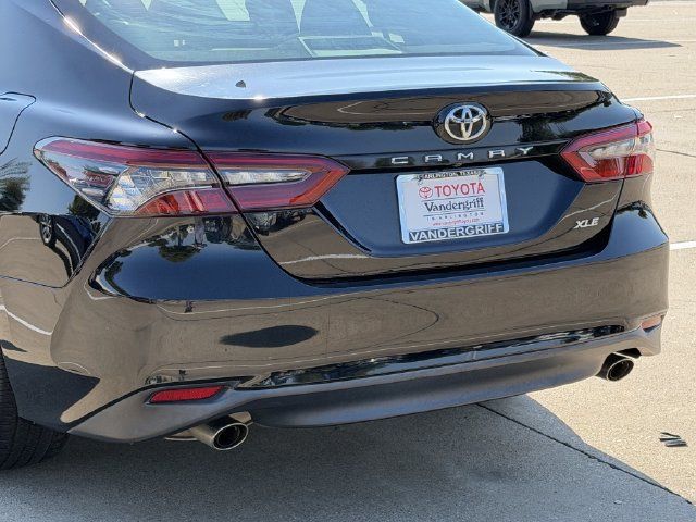 Used 2023 Toyota Camry XLE FWD image 6