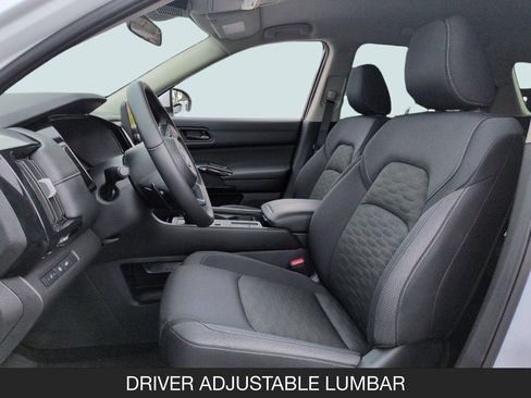 Used 2025 Nissan Pathfinder SV FWD image 14