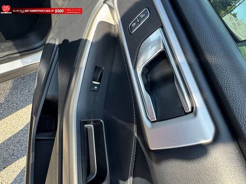 Used 2020 Ford Explorer XLT w/ Equipment Group 202A RWD image 31
