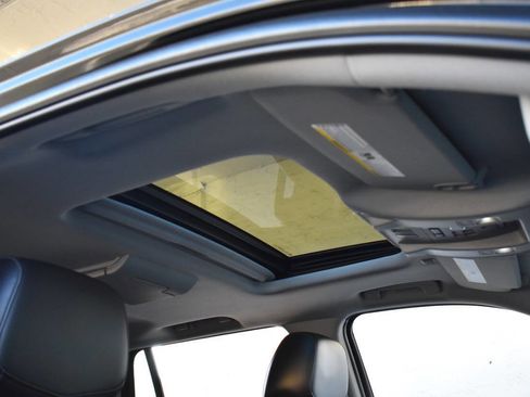 Used 2015 Cadillac Escalade Premium AWD/4WD image 24