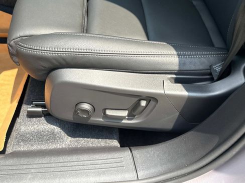 New 2026 Volvo XC40 B5 Plus w/ Protection Package Premier image 19