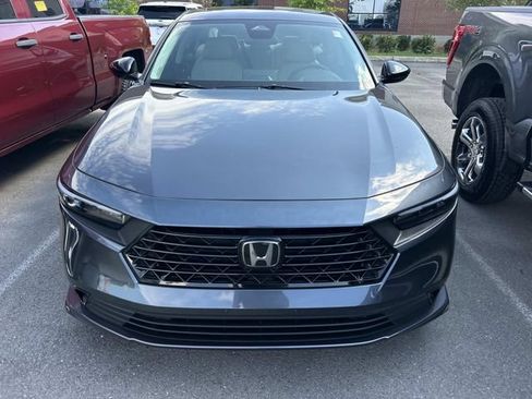 Used 2025 Honda Accord SE image 2