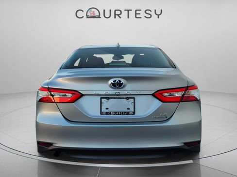 Certified 2020 Toyota Camry LE image 4