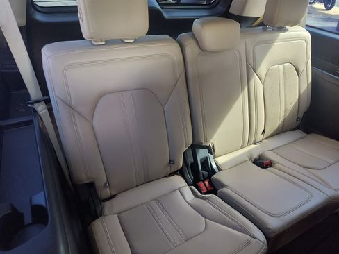 Used 2022 Ford Expedition Max Limited AWD/4WD image 28