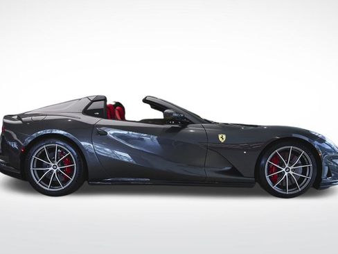 Used 2021 Ferrari 812 GTS image 5