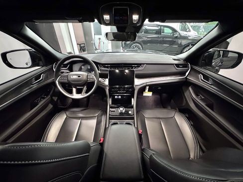 New 2025 Jeep Grand Cherokee Limited image 26