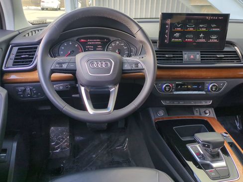 Used 2023 Audi Q5 Premium w/ Convenience Package AWD/4WD image 9