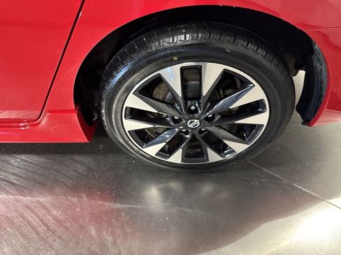 Used 2017 Nissan Sentra SR Turbo w/ SR Turbo Premium Package image 12