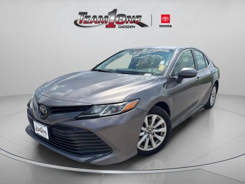 Used 2018 Toyota Camry LE FWD image 4