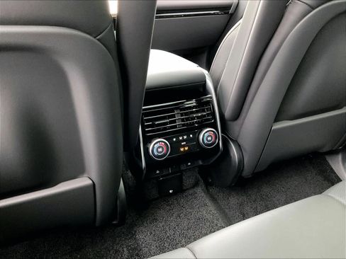 New 2026 Land Rover Range Rover SE image 16