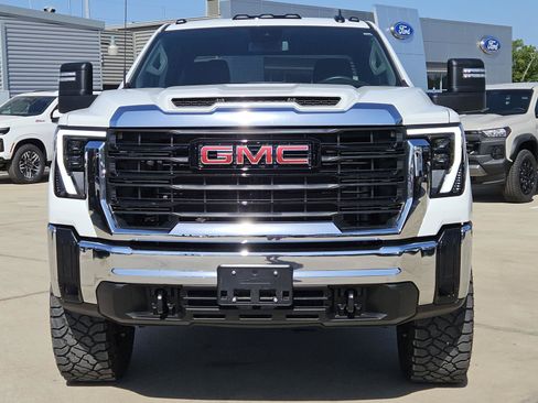 Used 2024 GMC Sierra 2500 Pro w/ Convenience Package AWD/4WD image 2