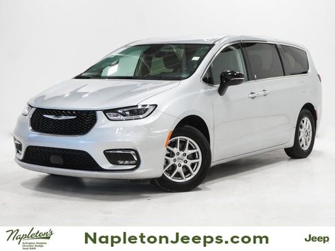 Certified 2024 Chrysler Pacifica Touring-L image 1