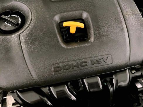 Certified 2025 Kia Soul LX w/ LX Technology Package FWD image 30