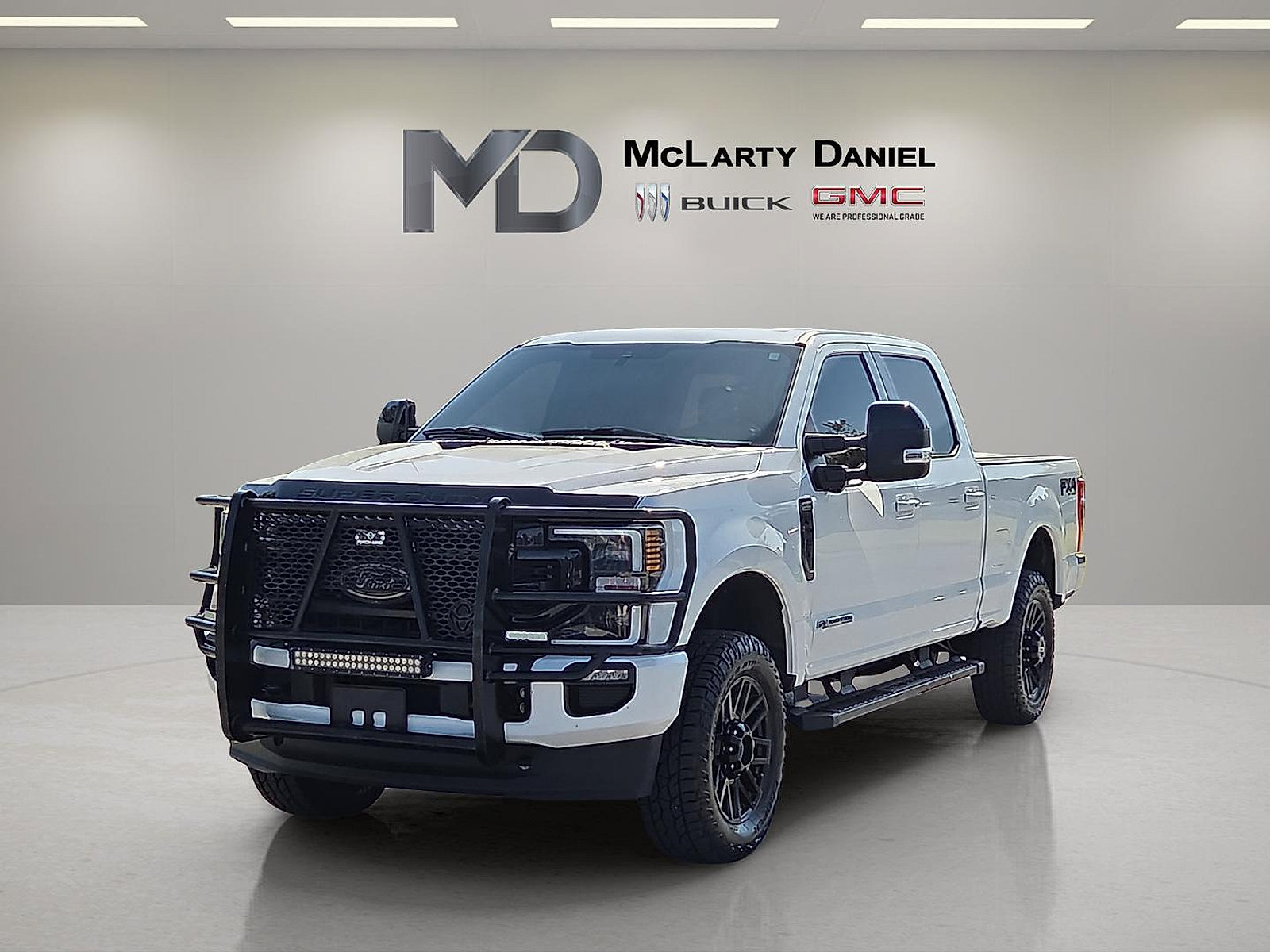 Used 2022 Ford F250 Lariat w/ Black Appearance Package AWD/4WD image 3