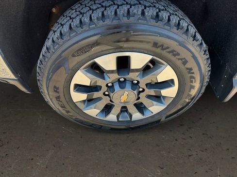 Used 2021 Chevrolet Silverado 2500 LT w/ All Star Edition AWD/4WD image 9