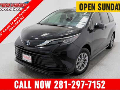 Used 2025 Toyota Sienna LE