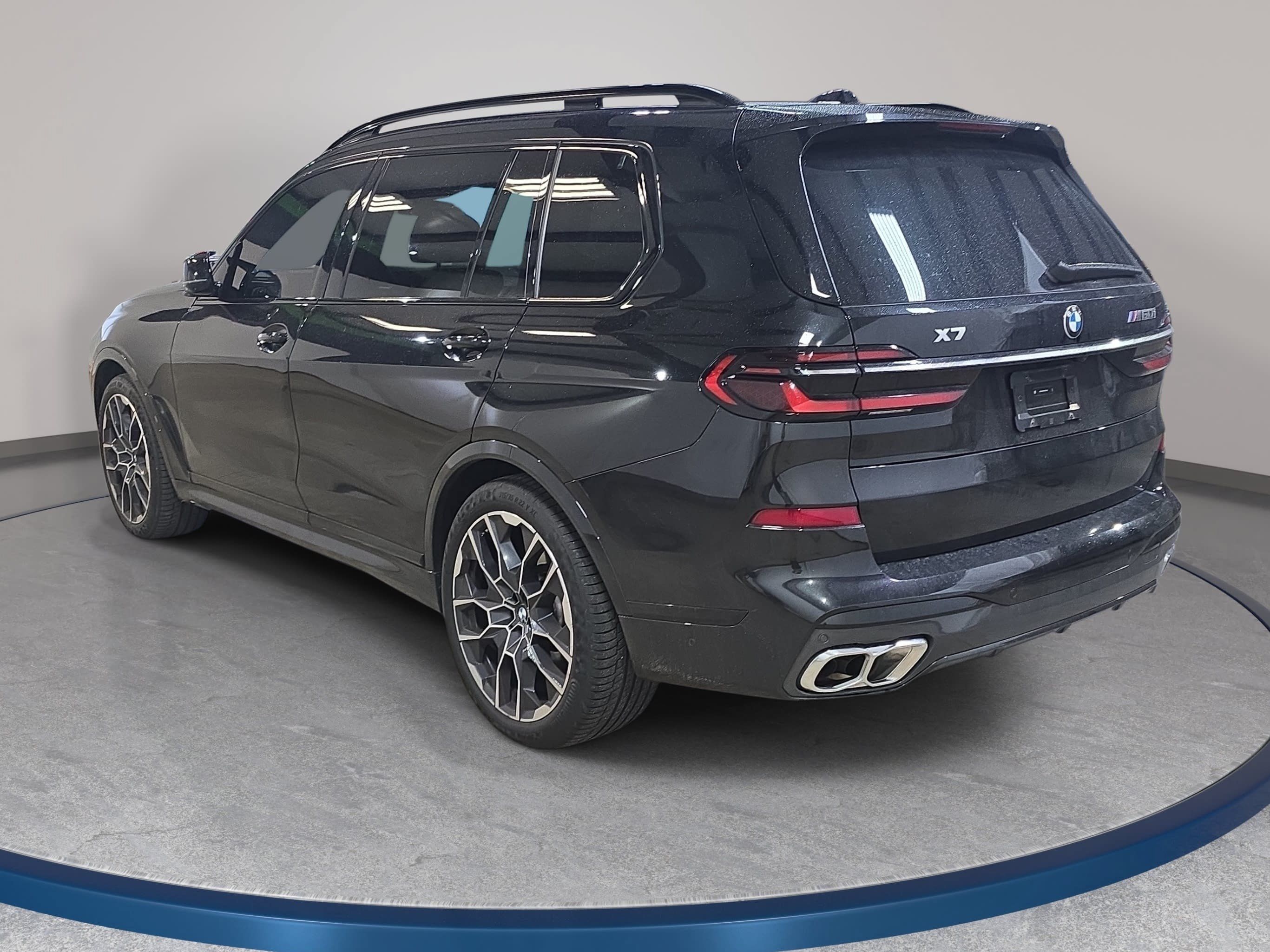 Used 2024 BMW X7 M60i w/ Climate Comfort Package AWD/4WD image 8