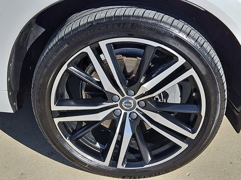 Used 2021 Volvo XC60 T6 R-Design image 8