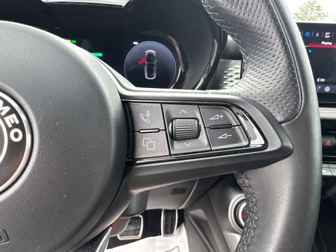 Used 2025 Alfa Romeo Tonale image 28