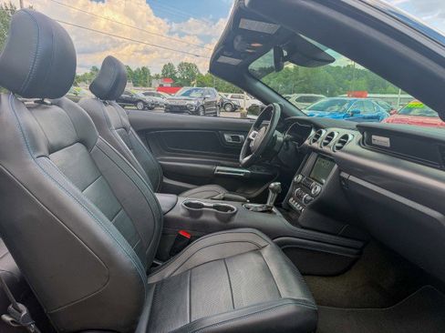 Used 2018 Ford Mustang Premium w/ Equipment Group 201A RWD image 17
