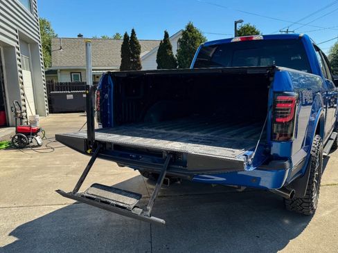 Used 2018 Ford F150 XLT w/ Equipment Group 302A Luxury AWD/4WD image 19