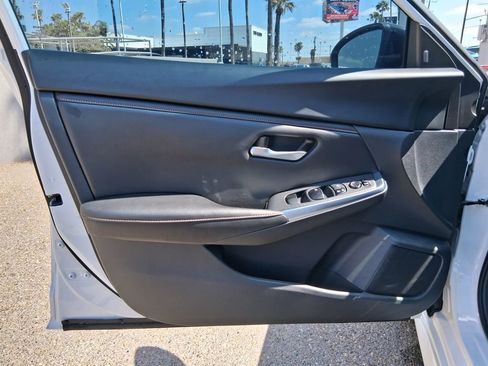 Used 2023 Nissan Sentra SR w/ Midnight Edition Package image 11