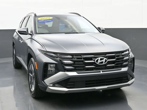 Certified 2025 Hyundai Tucson SEL FWD image 9