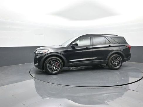 New 2026 Ford Explorer ST-Line w/ ST-Line Street Pack image 4