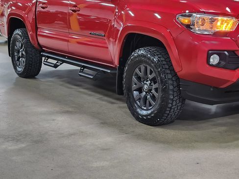 Used 2022 Toyota Tacoma SR5 RWD image 16