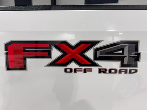 Used 2018 Ford F250 Lariat w/ Lariat Value Package image 22