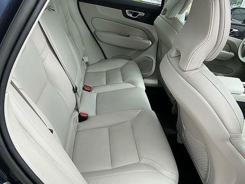 Certified 2023 Volvo XC60 B6 Ultimate w/ Protection Package Premier AWD/4WD image 19
