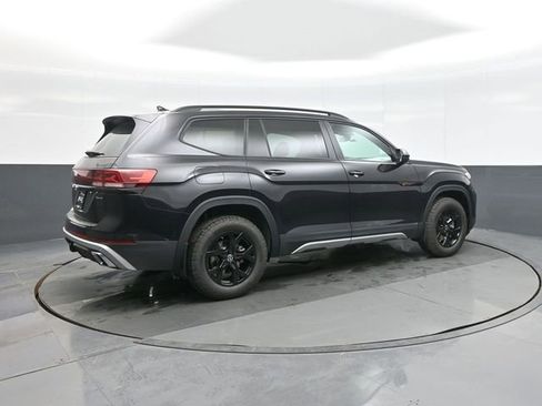 New 2026 Volkswagen Atlas Peak Edition image 7