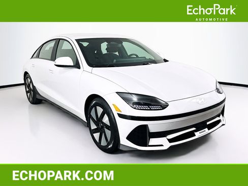 Used 2024 Hyundai Ioniq 6 SE RWD image 1