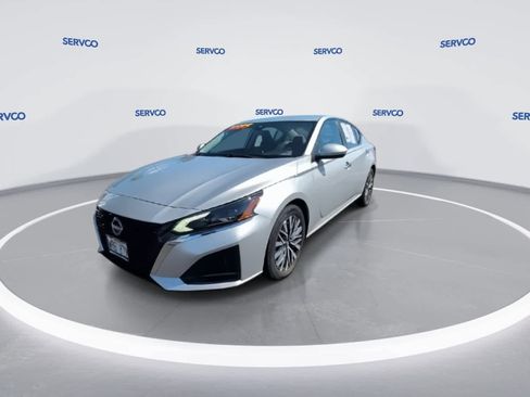 Used 2023 Nissan Altima 2.5 SV FWD image 3
