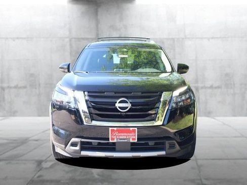 Certified 2025 Nissan Pathfinder SL w/ SL Premium Package FWD image 4
