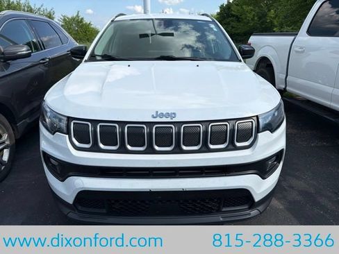 Used 2022 Jeep Compass Latitude AWD/4WD image 9