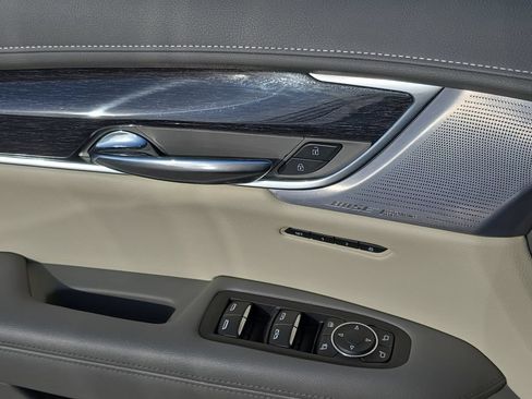 Certified 2024 Cadillac XT6 Premium Luxury w/ LPO, Floor Liner Package AWD/4WD image 29
