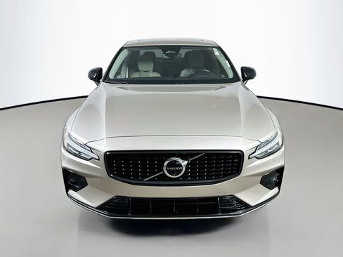 Used 2024 Volvo S60 B5 Plus FWD image 2