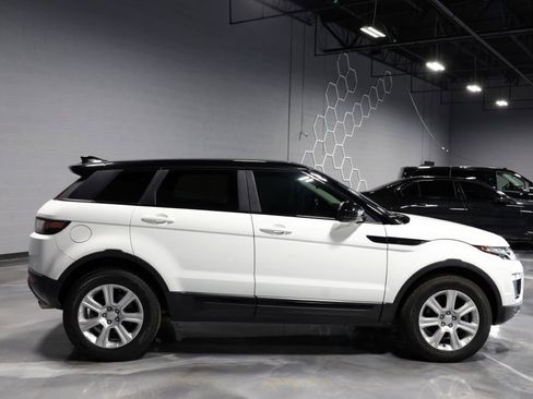 Used 2018 Land Rover Range Rover Evoque SE image 8