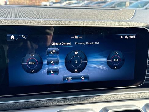 Used 2024 Mercedes-Benz GLE 450e 4MATIC image 17