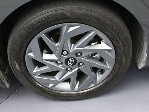 Used 2024 Hyundai Elantra SEL FWD image 41