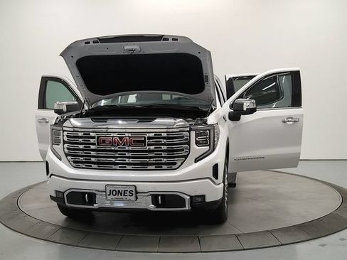 Used 2024 GMC Sierra 1500 Denali w/ Denali Reserve Package AWD/4WD image 12