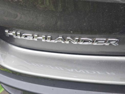 Used 2019 Toyota Highlander XLE AWD/4WD image 5