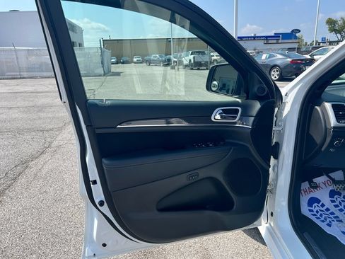 Used 2019 Jeep Grand Cherokee SRT AWD/4WD image 15